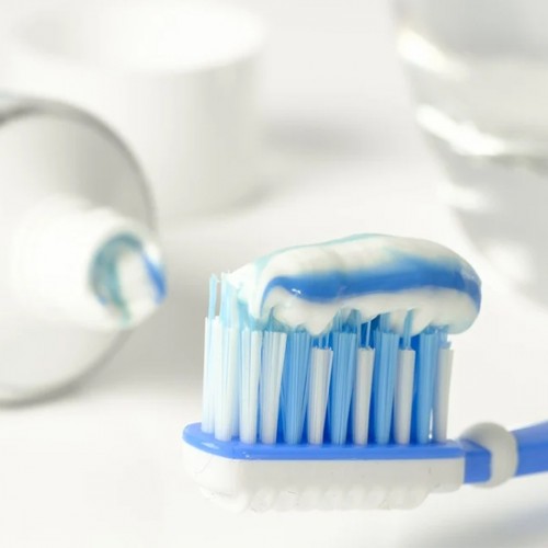 9 แปรงสีฟัน แบบไหนดี ช่วยขจัดคราบเศษอาหาร แปลงได้ทั่วทุกซอกทุกมุมปาก